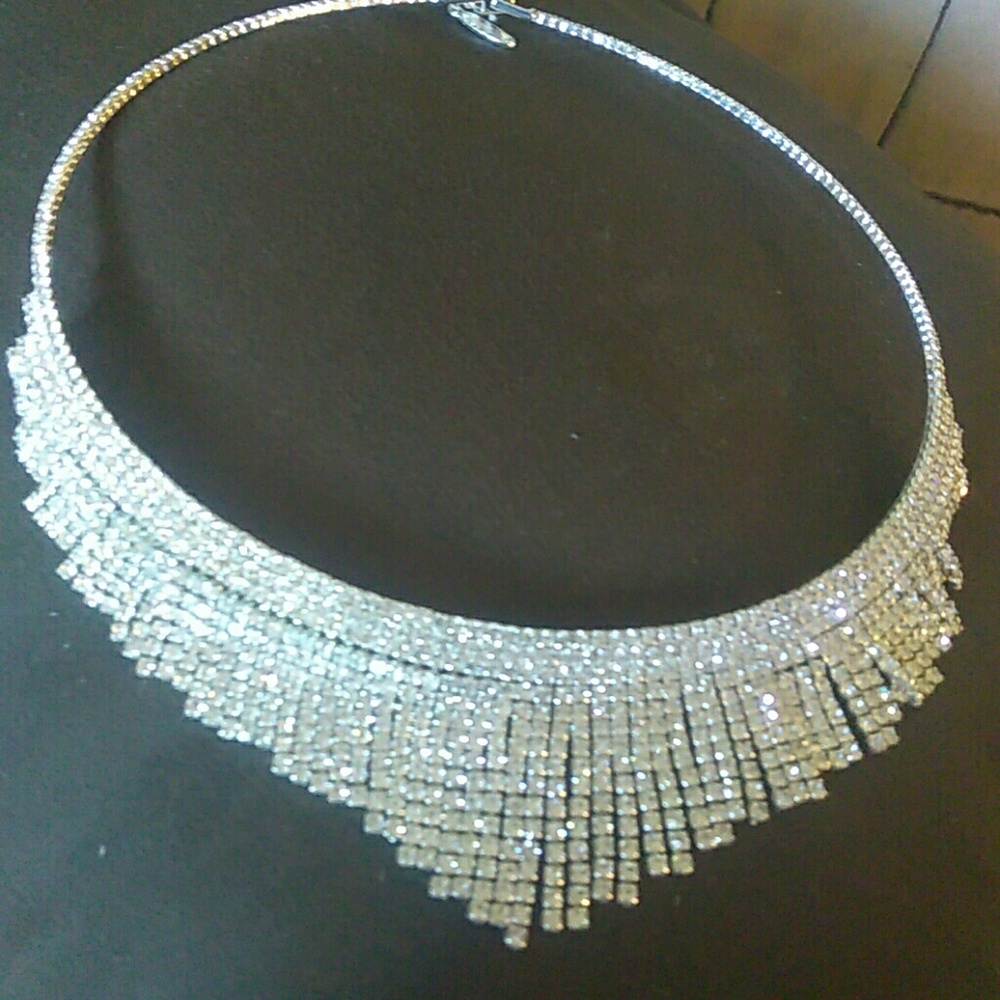 Gargantilla elegante para un evento espesial